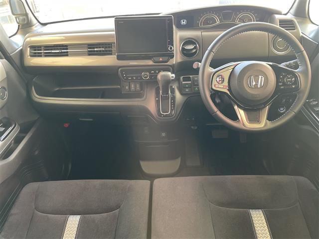 N-BOXカスタム L スタイル+ブラック ホンダセンシング 純正8インチメモリナビ バックカメラ 両側パワースライドドア レーダークルーズコントロール LEDオートライト シートヒーター 純正14インチアルミホイール 電子パーキング 禁煙車(2枚目)