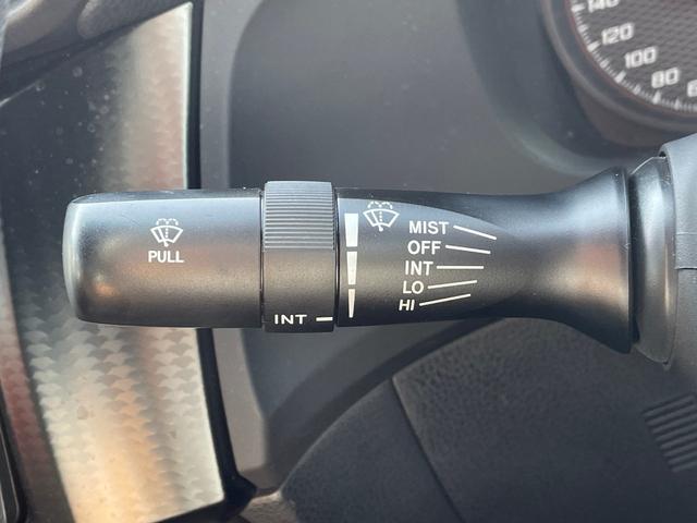 ８６ ＧＴ　６ＭＴ　ＴＲＤエアロ　ＴＲＤマフラー　純正ＳＤナビ　バックカメラ　スマートキー　純正１７インチアルミホイール　純正キセノンヘッドライト　フォグランプ　純正ドライブレコーダー　ＥＴＣ　ドアバイザー（9枚目）