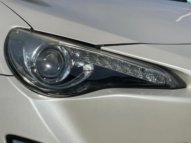 ８６ ＧＴ　６ＭＴ　ＴＲＤエアロ　ＴＲＤマフラー　純正ＳＤナビ　バックカメラ　スマートキー　純正１７インチアルミホイール　純正キセノンヘッドライト　フォグランプ　純正ドライブレコーダー　ＥＴＣ　ドアバイザー（40枚目）