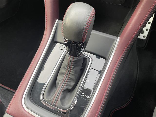 レヴォーグ 1.6STIスポーツアイサイト コンビレザーシート ダイアトーン8インチナビ アイサイトセイフティプラス STiマフラー スマートリヤビューモニター パワーシート シートヒーター スマートキー コーナーセンサー 純正18インチアルミ(8枚目)