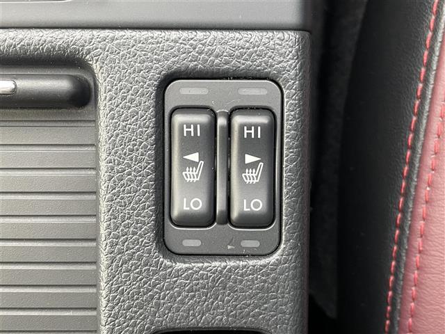 レヴォーグ 1.6STIスポーツアイサイト コンビレザーシート ダイアトーン8インチナビ アイサイトセイフティプラス STiマフラー スマートリヤビューモニター パワーシート シートヒーター スマートキー コーナーセンサー 純正18インチアルミ(11枚目)