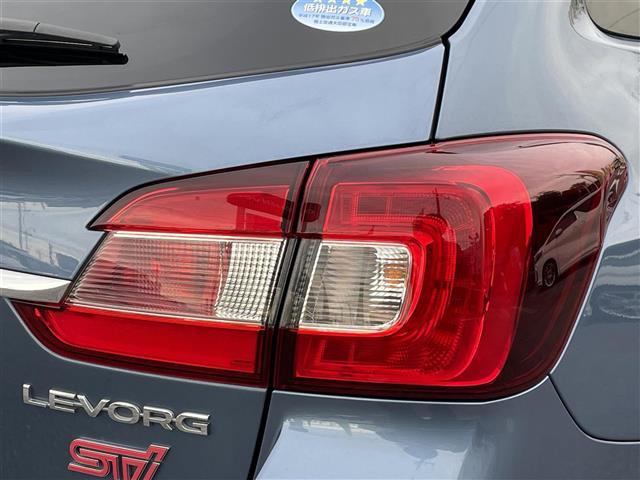 レヴォーグ 1.6STIスポーツアイサイト コンビレザーシート ダイアトーン8インチナビ アイサイトセイフティプラス STiマフラー スマートリヤビューモニター パワーシート シートヒーター スマートキー コーナーセンサー 純正18インチアルミ(40枚目)