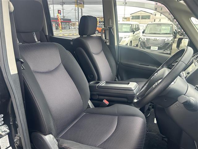 セレナ ハイウェイスター S-ハイブリッド 純正SDナビ バックカメラ 両後パワースライドドア インテリジェントキー クルーズコントロール 純正16インチアルミホイール ヘッドライトレベライザー 本革巻ステアリング フォグランプ ドアバイザー(13枚目)