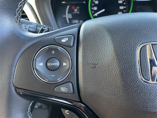 ヴェゼル ハイブリッドZ・ホンダセンシング 純正8インチSDナビ バックカメラ スマートキー ハーフレザーシート シートヒーター アダプティブクルーズコントロール 前後ドラレコ ビルトインETC パドルシフト LEDヘッドライト フォグランプ(7枚目)