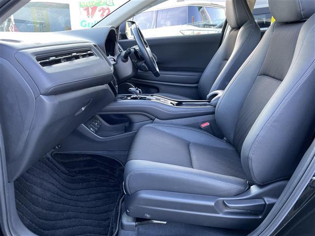 ヴェゼル ハイブリッドZ・ホンダセンシング 純正8インチSDナビ バックカメラ スマートキー ハーフレザーシート シートヒーター アダプティブクルーズコントロール 前後ドラレコ ビルトインETC パドルシフト LEDヘッドライト フォグランプ(21枚目)