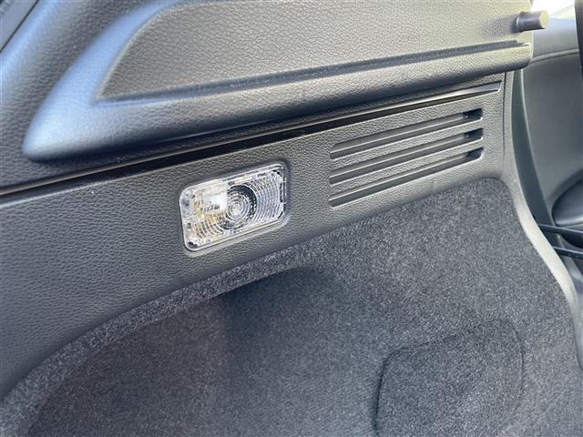 ヴェゼル ハイブリッドZ・ホンダセンシング 純正8インチSDナビ バックカメラ スマートキー ハーフレザーシート シートヒーター アダプティブクルーズコントロール 前後ドラレコ ビルトインETC パドルシフト LEDヘッドライト フォグランプ(25枚目)