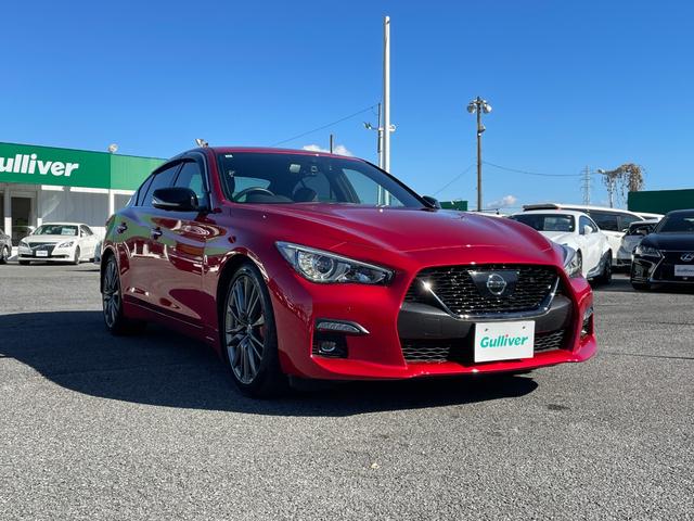 スカイライン ４００Ｒ　黒レザーシート　ＢＯＳＥサウンド　全方位運転支援システム　純正メーカーオプションナビ　エマージェンシーブレーキ　追従式クルコン　全席パワーシート　シートヒーター　全周囲カメラ　前後ドラレコ　ＥＴＣ（5枚目）