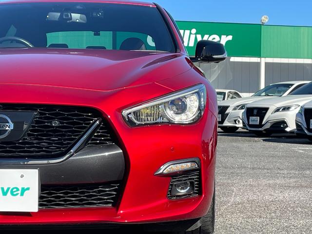 スカイライン ４００Ｒ　黒レザーシート　ＢＯＳＥサウンド　全方位運転支援システム　純正メーカーオプションナビ　エマージェンシーブレーキ　追従式クルコン　全席パワーシート　シートヒーター　全周囲カメラ　前後ドラレコ　ＥＴＣ（8枚目）