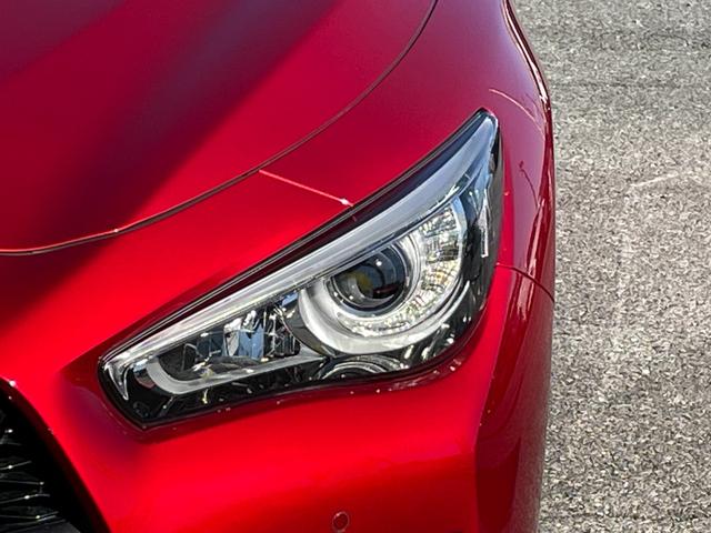 スカイライン ４００Ｒ　黒レザーシート　ＢＯＳＥサウンド　全方位運転支援システム　純正メーカーオプションナビ　エマージェンシーブレーキ　追従式クルコン　全席パワーシート　シートヒーター　全周囲カメラ　前後ドラレコ　ＥＴＣ（10枚目）