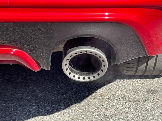 スカイライン ４００Ｒ　黒レザーシート　ＢＯＳＥサウンド　全方位運転支援システム　純正メーカーオプションナビ　エマージェンシーブレーキ　追従式クルコン　全席パワーシート　シートヒーター　全周囲カメラ　前後ドラレコ　ＥＴＣ（22枚目）