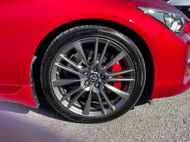 スカイライン ４００Ｒ　黒レザーシート　ＢＯＳＥサウンド　全方位運転支援システム　純正メーカーオプションナビ　エマージェンシーブレーキ　追従式クルコン　全席パワーシート　シートヒーター　全周囲カメラ　前後ドラレコ　ＥＴＣ（26枚目）