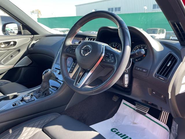 スカイライン ４００Ｒ　黒レザーシート　ＢＯＳＥサウンド　全方位運転支援システム　純正メーカーオプションナビ　エマージェンシーブレーキ　追従式クルコン　全席パワーシート　シートヒーター　全周囲カメラ　前後ドラレコ　ＥＴＣ（33枚目）