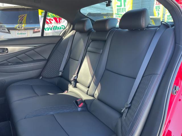 スカイライン ４００Ｒ　黒レザーシート　ＢＯＳＥサウンド　全方位運転支援システム　純正メーカーオプションナビ　エマージェンシーブレーキ　追従式クルコン　全席パワーシート　シートヒーター　全周囲カメラ　前後ドラレコ　ＥＴＣ（40枚目）