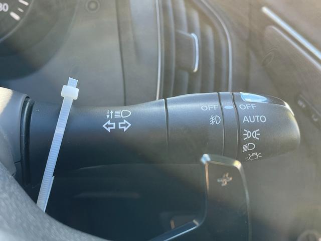 スカイライン ４００Ｒ　黒レザーシート　ＢＯＳＥサウンド　全方位運転支援システム　純正メーカーオプションナビ　エマージェンシーブレーキ　追従式クルコン　全席パワーシート　シートヒーター　全周囲カメラ　前後ドラレコ　ＥＴＣ（52枚目）