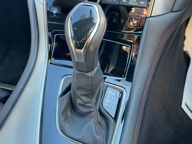 スカイライン ４００Ｒ　黒レザーシート　ＢＯＳＥサウンド　全方位運転支援システム　純正メーカーオプションナビ　エマージェンシーブレーキ　追従式クルコン　全席パワーシート　シートヒーター　全周囲カメラ　前後ドラレコ　ＥＴＣ（56枚目）