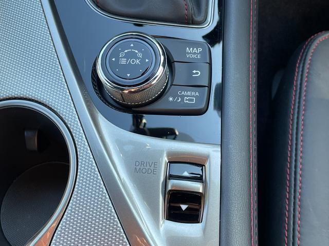 スカイライン ４００Ｒ　黒レザーシート　ＢＯＳＥサウンド　全方位運転支援システム　純正メーカーオプションナビ　エマージェンシーブレーキ　追従式クルコン　全席パワーシート　シートヒーター　全周囲カメラ　前後ドラレコ　ＥＴＣ（64枚目）