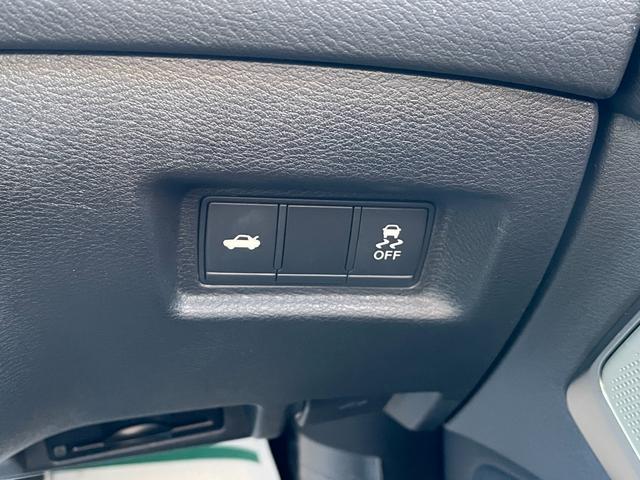 スカイライン ４００Ｒ　黒レザーシート　ＢＯＳＥサウンド　全方位運転支援システム　純正メーカーオプションナビ　エマージェンシーブレーキ　追従式クルコン　全席パワーシート　シートヒーター　全周囲カメラ　前後ドラレコ　ＥＴＣ（65枚目）