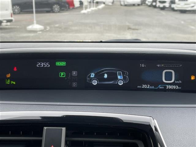 プリウス S TRDエアロ 純正9インチSDナビ バックカメラ トヨタセーフティーセンス レーダークルーズコントロール RAYS18インチアルミ 社外デジタルインナーミラー スマートキー コーナーセンサー ETC(9枚目)