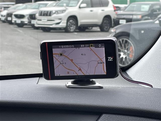 プリウス S TRDエアロ 純正9インチSDナビ バックカメラ トヨタセーフティーセンス レーダークルーズコントロール RAYS18インチアルミ 社外デジタルインナーミラー スマートキー コーナーセンサー ETC(10枚目)