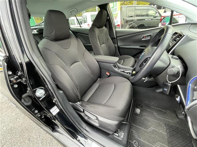 プリウス S TRDエアロ 純正9インチSDナビ バックカメラ トヨタセーフティーセンス レーダークルーズコントロール RAYS18インチアルミ 社外デジタルインナーミラー スマートキー コーナーセンサー ETC(16枚目)