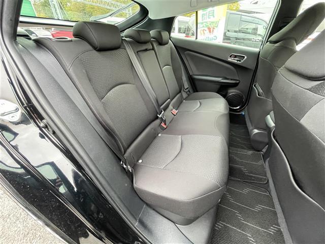 プリウス S TRDエアロ 純正9インチSDナビ バックカメラ トヨタセーフティーセンス レーダークルーズコントロール RAYS18インチアルミ 社外デジタルインナーミラー スマートキー コーナーセンサー ETC(19枚目)
