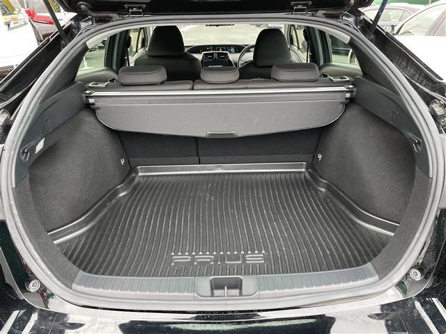 プリウス S TRDエアロ 純正9インチSDナビ バックカメラ トヨタセーフティーセンス レーダークルーズコントロール RAYS18インチアルミ 社外デジタルインナーミラー スマートキー コーナーセンサー ETC(21枚目)