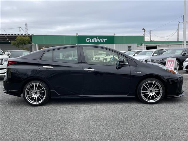 プリウス S TRDエアロ 純正9インチSDナビ バックカメラ トヨタセーフティーセンス レーダークルーズコントロール RAYS18インチアルミ 社外デジタルインナーミラー スマートキー コーナーセンサー ETC(32枚目)