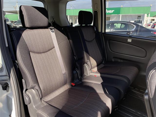 セレナ ハイウェイスター　Ｓ－ハイブリッド　エマージェンシーブレーキ　車線逸脱警報　社外ＳＤナビ　バックカメラ　両後パワースライドドア　インテリジェントキー　クルーズコントロール　純正ＬＥＤヘッドライト　フォグランプ　純正１６インチアルミ（18枚目）