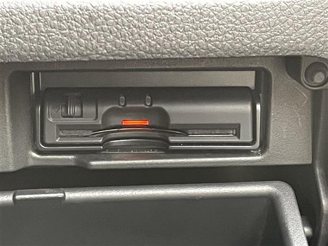 セレナ ハイウェイスターＶエアロモード＋セフティＳＨＶＡセフ　ＩＭＰＵＬ仕様　ＩＭＰＵＬエアロ　ＩＭＰＵＬマフラー　ＩＭＰＵＬ１８インチアルミ　エマージェンシーブレーキ　アラウンドビューカメラ　フリップダウンモニター　両後パワスラ　クルコン　インテリジェントキー（4枚目）