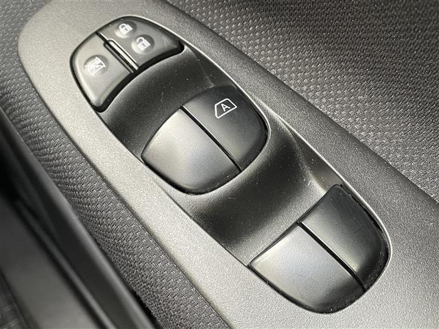 セレナ ハイウェイスターＶエアロモード＋セフティＳＨＶＡセフ　ＩＭＰＵＬ仕様　ＩＭＰＵＬエアロ　ＩＭＰＵＬマフラー　ＩＭＰＵＬ１８インチアルミ　エマージェンシーブレーキ　アラウンドビューカメラ　フリップダウンモニター　両後パワスラ　クルコン　インテリジェントキー（12枚目）