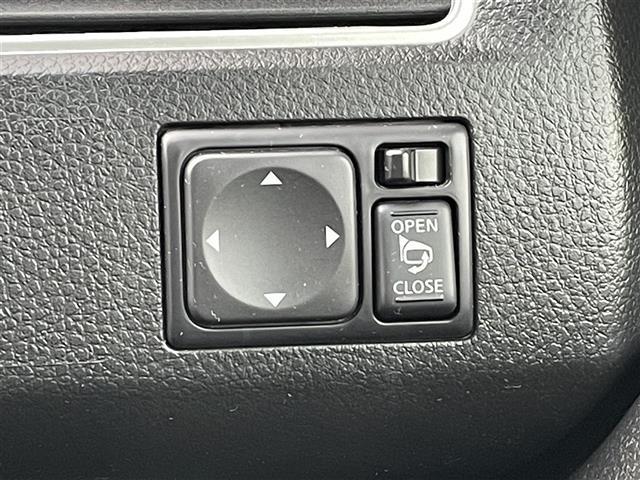 セレナ ハイウェイスターＶエアロモード＋セフティＳＨＶＡセフ　ＩＭＰＵＬ仕様　ＩＭＰＵＬエアロ　ＩＭＰＵＬマフラー　ＩＭＰＵＬ１８インチアルミ　エマージェンシーブレーキ　アラウンドビューカメラ　フリップダウンモニター　両後パワスラ　クルコン　インテリジェントキー（13枚目）