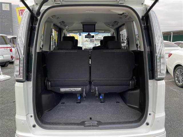 セレナ ハイウェイスターＶエアロモード＋セフティＳＨＶＡセフ　ＩＭＰＵＬ仕様　ＩＭＰＵＬエアロ　ＩＭＰＵＬマフラー　ＩＭＰＵＬ１８インチアルミ　エマージェンシーブレーキ　アラウンドビューカメラ　フリップダウンモニター　両後パワスラ　クルコン　インテリジェントキー（22枚目）