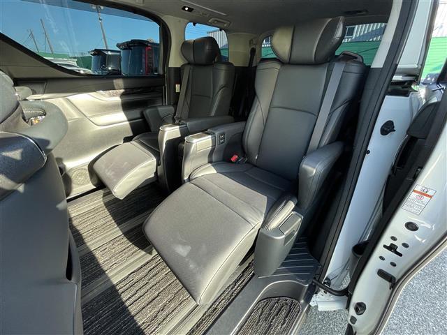 アルファード 2.5S Cパッケージ モデリスタエアロ モデリスタシグネチャーイルミブレード 純正9インチナビ フリップダウンモニター サンルーフ 黒革シート 両後パワースライド パワーバックドア デジタルインナーミラー 21インチアルミ(18枚目)