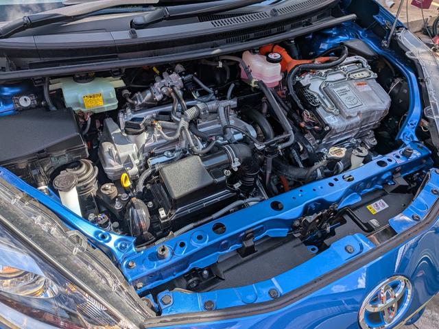 アクア G セーフティセンスC 10系後期型 車庫保管 禁煙車 スマートキー 純正7型ナビ Bluetooth接続 Bカメラ ドラレコ ETC 2オーナー スペアキー スタッドレスタイヤ付き スペアタイヤ(13枚目)