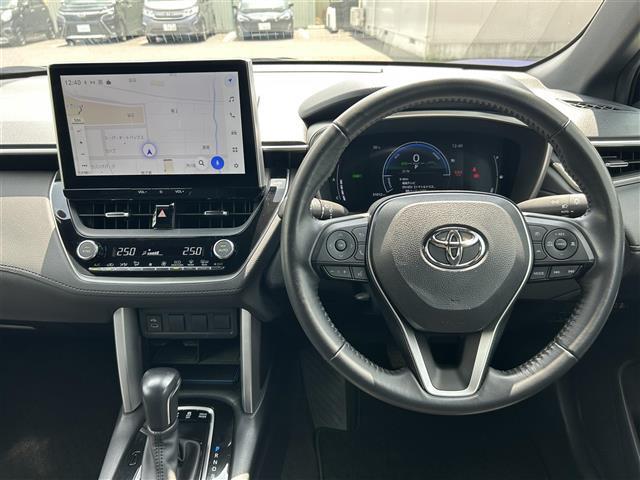 カローラクロス ハイブリッド S ワンオーナー/純正ナビ(フルセグTV/Bluetooth/FM/AM/USB)/純正フロアマット/ETC/ブラインドスポットモニター/追従ありクルーズコントロール/積み込み社外冬タイヤセット(6枚目)