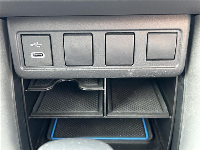 カローラクロス ハイブリッド S ワンオーナー/純正ナビ(フルセグTV/Bluetooth/FM/AM/USB)/純正フロアマット/ETC/ブラインドスポットモニター/追従ありクルーズコントロール/積み込み社外冬タイヤセット(12枚目)