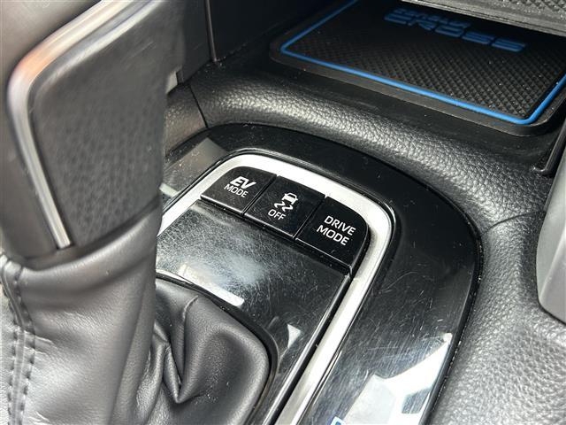 カローラクロス ハイブリッド S ワンオーナー/純正ナビ(フルセグTV/Bluetooth/FM/AM/USB)/純正フロアマット/ETC/ブラインドスポットモニター/追従ありクルーズコントロール/積み込み社外冬タイヤセット(13枚目)