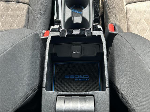 カローラクロス ハイブリッド S ワンオーナー/純正ナビ(フルセグTV/Bluetooth/FM/AM/USB)/純正フロアマット/ETC/ブラインドスポットモニター/追従ありクルーズコントロール/積み込み社外冬タイヤセット(14枚目)