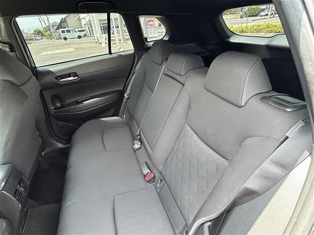 カローラクロス ハイブリッド S ワンオーナー/純正ナビ(フルセグTV/Bluetooth/FM/AM/USB)/純正フロアマット/ETC/ブラインドスポットモニター/追従ありクルーズコントロール/積み込み社外冬タイヤセット(27枚目)
