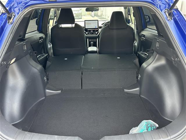 カローラクロス ハイブリッド S ワンオーナー/純正ナビ(フルセグTV/Bluetooth/FM/AM/USB)/純正フロアマット/ETC/ブラインドスポットモニター/追従ありクルーズコントロール/積み込み社外冬タイヤセット(35枚目)