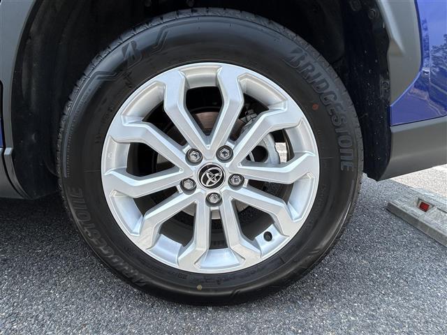 カローラクロス ハイブリッド S ワンオーナー/純正ナビ(フルセグTV/Bluetooth/FM/AM/USB)/純正フロアマット/ETC/ブラインドスポットモニター/追従ありクルーズコントロール/積み込み社外冬タイヤセット(40枚目)