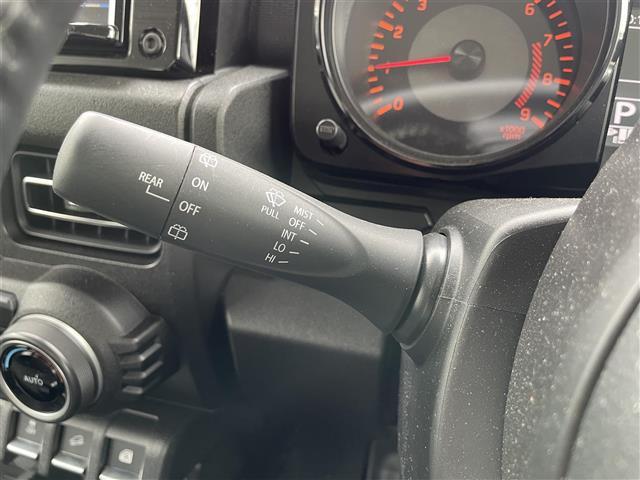 ジムニー ＸＣ　純正ナビゲーション／バックカメラ／ビルトインＥＴＣ２．０／前席シートヒーター／デュアルセンサーブレーキサポート／車線逸脱警報／クルーズコントロール／ステアリングリモコン／ＬＥＤオートライト（4枚目）