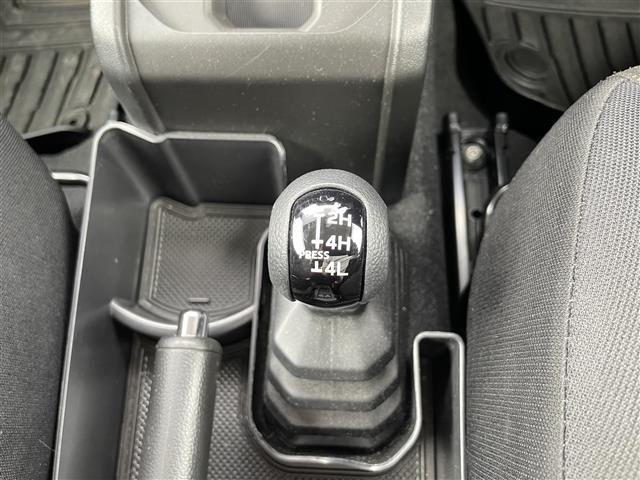 ジムニー ＸＣ　純正ナビゲーション／バックカメラ／ビルトインＥＴＣ２．０／前席シートヒーター／デュアルセンサーブレーキサポート／車線逸脱警報／クルーズコントロール／ステアリングリモコン／ＬＥＤオートライト（15枚目）