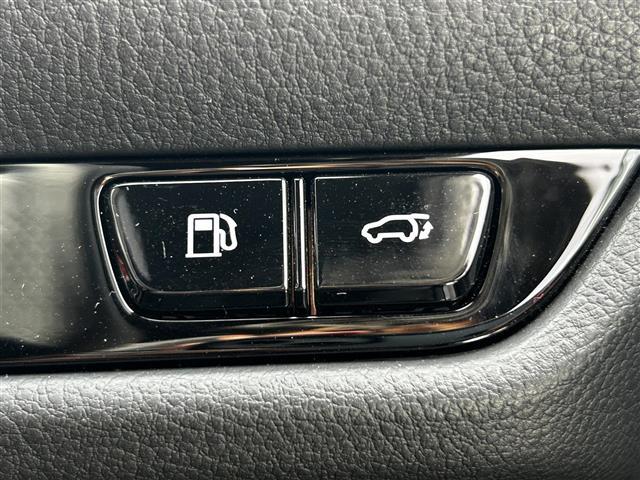 NX NX350h Fスポーツ 禁煙車/サンルーフ/純正ナビ/レザーシート/前席パワーシート/全席シートヒーター/前席エアシート/ヘッドアップディスプレイ/パノラミックビューモニター/LEDオートライト/オートハイビーム/ETC(18枚目)