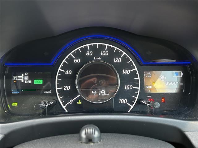 ノート ｅ－パワー　Ｘ　純正ナビゲーション／アラウンドビューモニター／ＥＴＣ／ドライブレコーダー／衝突被害軽減ブレーキ／レーンキープアシスト／アイドリングストップ／ＬＥＤオートライト／純正フロアマット／純正ドアバイザー（11枚目）