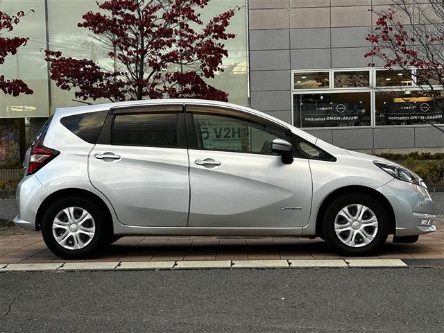 ノート ｅ－パワー　Ｘ　純正ナビゲーション／アラウンドビューモニター／ＥＴＣ／ドライブレコーダー／衝突被害軽減ブレーキ／レーンキープアシスト／アイドリングストップ／ＬＥＤオートライト／純正フロアマット／純正ドアバイザー（30枚目）