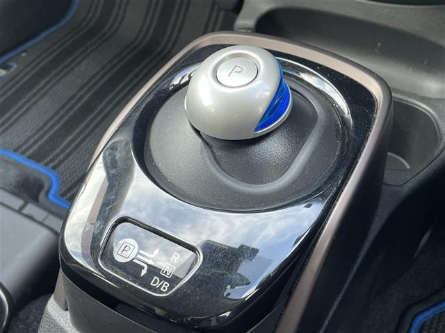 ノート e-パワー メダリスト FOUR 純正ナビゲーション/アラウンドビューモニター/ドライブレコーダー/ETC/デジタルインナーミラー/クルーズコントロール/レーンキープアシスト/衝突被害軽減ブレーキ/アイドリングストップ(17枚目)