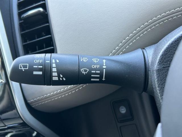 セレナ ｅ－パワー　ハイウェイスター　ワンオーナー／純正ナビゲーション／バックカメラ／フルセグＴＶ／両側スライドドア／クルーズコントロール／エマージェンシーブレーキ／車線逸脱警報／車線逸脱防止支援／後側方車両検知警報（11枚目）