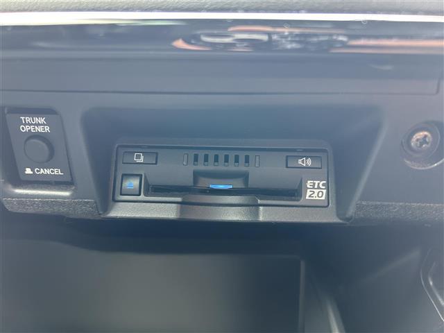 クラウンハイブリッド Ｇ－エグゼクティブ　禁煙車／純正ナビゲーション／パノラミックビューモニタードライブレコーダー／ビルトインＥＴＣ２．０／全席シートヒーター／前席ベンチレーション／プリクラッシュセーフティ／レーダークルーズコントロール（4枚目）