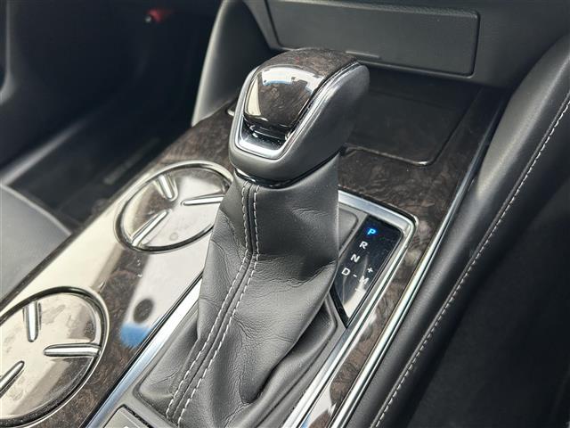 クラウンハイブリッド Ｇ－エグゼクティブ　禁煙車／純正ナビゲーション／パノラミックビューモニタードライブレコーダー／ビルトインＥＴＣ２．０／全席シートヒーター／前席ベンチレーション／プリクラッシュセーフティ／レーダークルーズコントロール（19枚目）